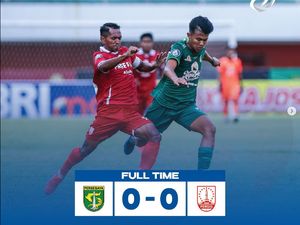 Persebaya 0-0 Persis, Ernando Selamatkan Bajul Ijo dari Kekalahan