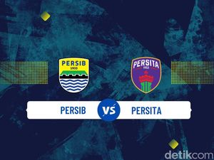 Sundulan Jupe Bawa Persib Unggul 1-0 di Babak Pertama Sundulan Jupe Bawa Persib Unggul 1-0 di Babak Pertama
