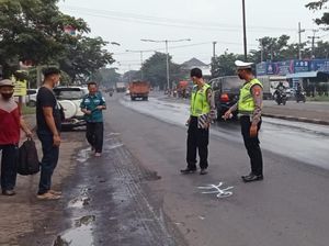 Gagal Menyalip, Ibu dan Anak Tewas Tertabrak Truk di Pasuruan Gagal Menyalip, Ibu dan Anak Tewas Tertabrak Truk di Pasuruan