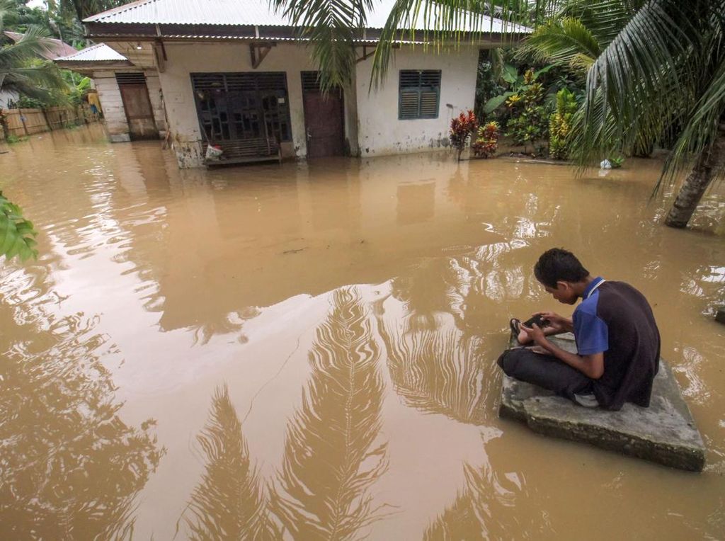 Ada 3.461 Bencana Sepanjang 2022, Didominasi Banjir-Tanah Longsor