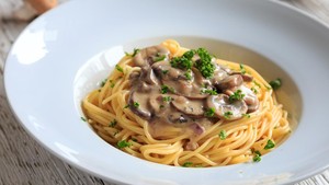 Resep Spaghetti Saus Jamur Kancing yang Populer Gurih Enaknya