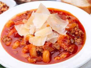 Resep Sup Tomat Makaroni dan Sayuran, Asam Segar untuk Santap Malam Resep Sup Tomat Makaroni dan Sayuran, Asam Segar untuk Santap Malam