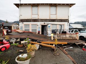 Penampakan Rumah-rumah Rusak Akibat Gempa M 6,4 di California Penampakan Rumah-rumah Rusak Akibat Gempa M 6,4 di California