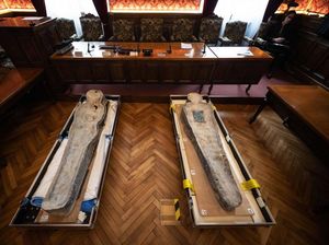 Foto: Penemuan-Identifikasi 2 Sarkofagus di Katedral Notre-Dame Paris Foto: Penemuan-Identifikasi 2 Sarkofagus di Katedral Notre-Dame Paris