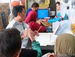 Toko Elektronik Pasuruan Diserbu Pembeli, Harga STB Dipatok Rp 275-300 Ribu
