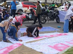 Warga Jawab Walkot Bobby soal Somasi Parkir Liar: Timbulkan Konflik Warga Jawab Walkot Bobby soal Somasi Parkir Liar: Timbulkan Konflik