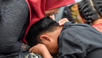 9 Dalil tentang Berbakti kepada Orang Tua, Amalan Utama Penuntun Jalan ke Surga