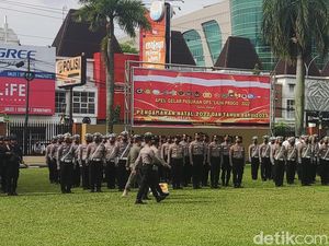 Polda DIY Terjunkan 2.057 Personel Gabungan Amankan Libur Nataru Polda DIY Terjunkan 2.057 Personel Gabungan Amankan Libur Nataru