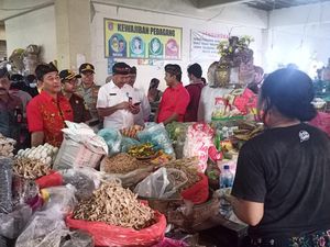 Harga Bahan Pokok Naik Jelang Nataru, Bupati Akan Gelar Pasar Murah Harga Bahan Pokok Naik Jelang Nataru, Bupati Akan Gelar Pasar Murah