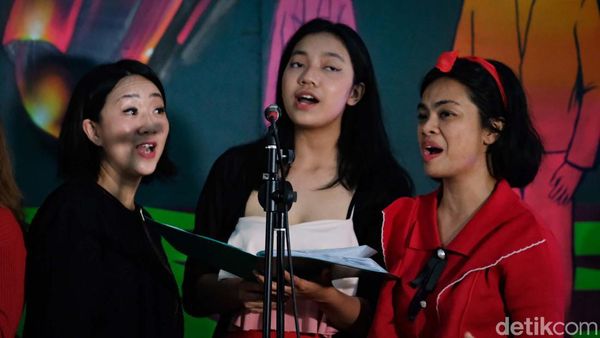 Christmas Carol Jakarta Hibur Warga di Terowongan Kendal