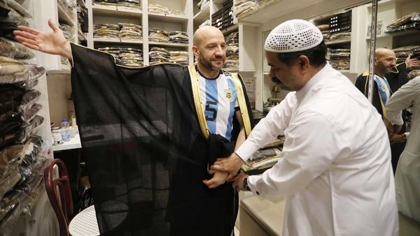 Gegara Messi, Jubah Bisht Jadi Buruan Wisatawan di Qatar
