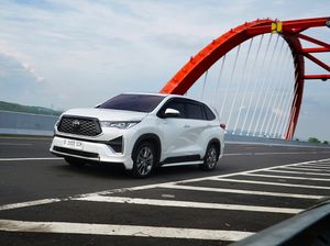 Bedanya Nggak Sampai Rp 25 Juta, Pilih Innova Zenix Hybrid atau Yaris Cross Hybrid? Bedanya Nggak Sampai Rp 25 Juta, Pilih Innova Zenix Hybrid atau Yaris Cross Hybrid?
