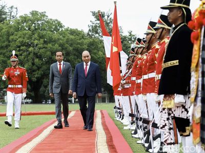 Momen Jokowi Terima Presiden Vietnam di Istana Bogor