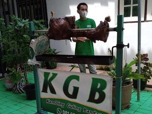 Cicip Nikmatnya Santap Kambing Guling On The Spot di Sini