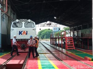 83 Ribu Bangku Kereta Api di Cirebon Disiapkan untuk Libur Nataru