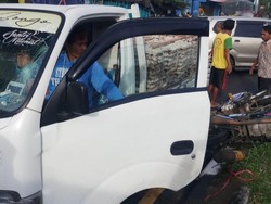 Rem Blong, Truk Gandeng Seruduk 5 Kendaraan di Lampu Merah Batang