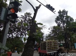 Dishub Curigai Pak Ogah di Balik Matinya Lampu Lalin di Cawang