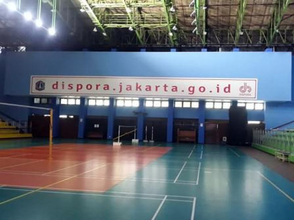 15+ Rekomendasi Lapangan Badminton di Jakarta dan Tarifnya