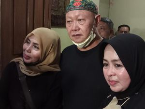 Tangis Munaroh Ingat Ucapan Terakhir Mak Nyak Tangis Munaroh Ingat Ucapan Terakhir Mak Nyak