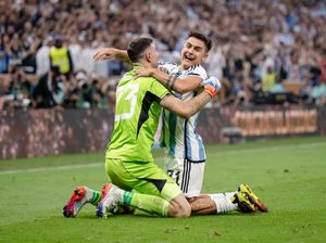 Ada Emi Martinez di Balik Penalti Greget Dybala di Final Piala Dunia Ada Emi Martinez di Balik Penalti Greget Dybala di Final Piala Dunia
