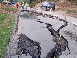 Ironi Jalan Nasional di Enrekang Bertahun-tahun Rusak Tak Dihiraukan Pusat