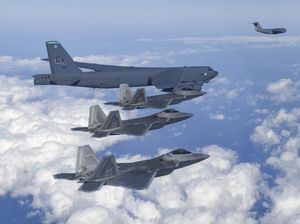 Penampakan Pesawat Pengebom AS Wara Wiri di Semenanjung Korea Penampakan Pesawat Pengebom AS Wara Wiri di Semenanjung Korea