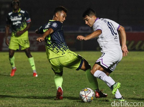 Lihat Lagi Foto-foto Maung Bandung Kalahkan Persita Tangerang 1-0