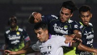 Skor akhirnya tak berubah hingga peluit panjang berbunyi. Persib Bandung menang 1-0 atas Persita Tangerang di lanjutan BRI Liga 1 2022. Kemenangan membuat Persib Bandung bertahan di peringkat enam klasemen Liga 1 2022 dengan 29 poin dari 16 laga. Sementara Persita di peringkat delapan dengan 25 poin.