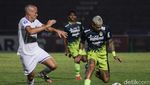 Lihat Lagi Foto-foto Maung Bandung Kalahkan Persita Tangerang 1-0