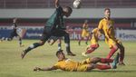 11 Kartu Kuning dan 1 Kartu Merah di Laga Persikabo Vs Persik Kediri