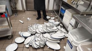 Hancur Lebur! Ini 10 Potret Kekacauan yang Terjadi di Dapur Restoran