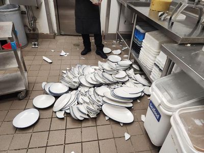 Hancur Lebur! Ini 10 Potret Kekacauan yang Terjadi di Dapur Restoran