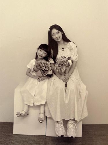 Potret Soyul bersama putrinya