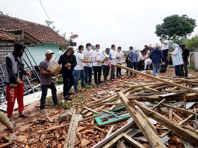 Salurkan Bantuan untuk Korban Gempa Cianjur