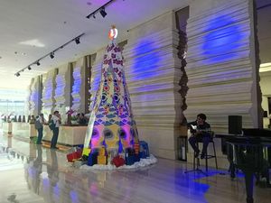 Hotel di Kuta Dipercantik dengan Hiasan Natal Hotel di Kuta Dipercantik dengan Hiasan Natal