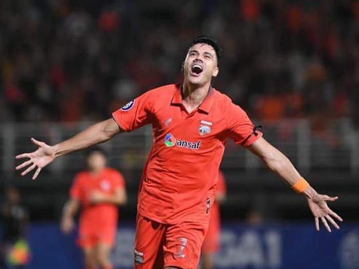 Striker Borneo FC Matheus Pato