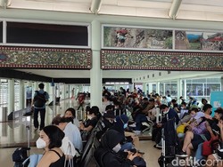 Tugas Presiden Jokowi ke Sandi: Jaga Tiket Pesawat Murah, Genjot Penerbangan