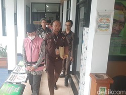 2 Tersangka Penyunat Dana Hibah di Tasikmalaya Dieksekusi ke Bui