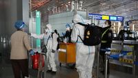Lonjakan Kasus COVID-19 China Tak Bikin RI Buru-buru Perketat Pintu Masuk