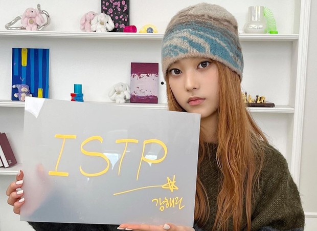 Wajahnya yang babyface, terlihat seperti kucing yang imut / Foto: instagram.com/newjeans_official