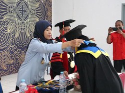 Salut! Napi Rutan Perempuan Surabaya Ini Rampungkan Kuliah dan Diwisuda