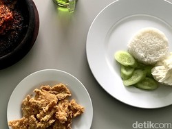 Santap Bebek Cobek di Garut, Daging Empuk Berpadu Sambal Nikmat