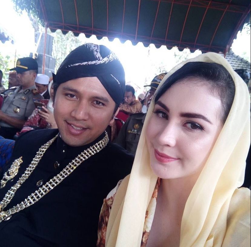 Arumi Bachsin dan Emil Dardak