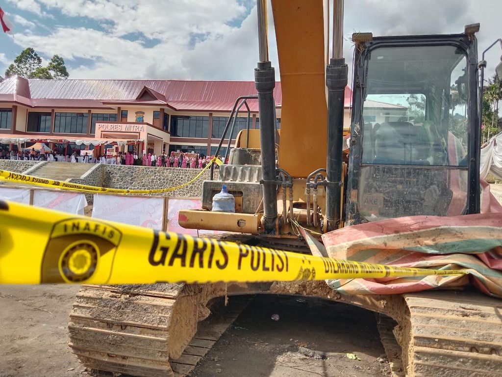 Polisi Tangkap Pengelola Tambang Emas Ilegal di Sulut, 1 Ekskavator Disita