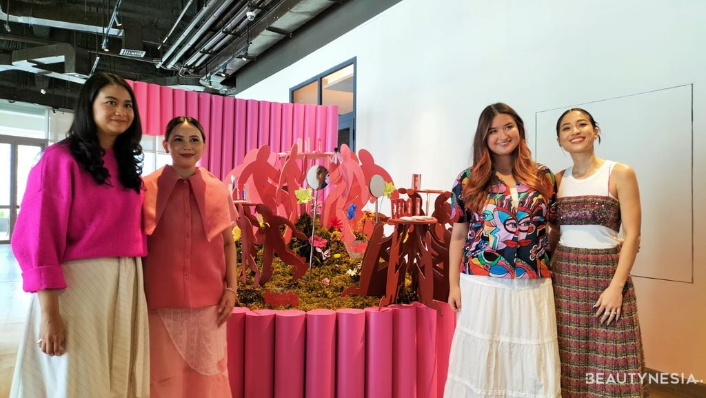 Base luncrukan lip tint untuk pertama kalinya, Gloss & Go Lip Tint