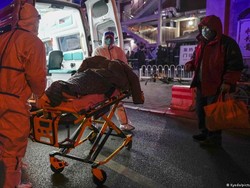 China Kewalahan Hadapi Lonjakan Kasus COVID-19