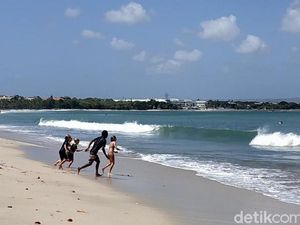 Cuaca Ektrem, Pesta Malam Tahun Baru 2023 di Pantai Kuta Tetap Digelar Cuaca Ektrem, Pesta Malam Tahun Baru 2023 di Pantai Kuta Tetap Digelar