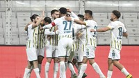 Sanliurfaspor bikin kejutan dengan dua kali membobol gawang Besiktas dalam 15 menit awal. Foto: Anadolu Agency via Getty Images/Anadolu Agency
