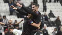Tanpa Dele Alli, Besiktas justru bisa main lebih sip dan bangkit untuk berbalik menang 4-2. Foto: Anadolu Agency via Getty Images/Anadolu Agency