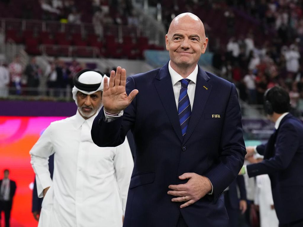 Presiden FIFA Unfollow Salt Bae, Gara-gara Final Piala Dunia 2022?